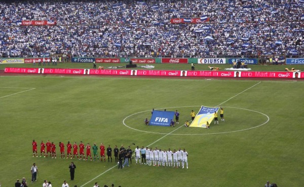 Honduras buscará en el Olímpico desempatar la serie ante Canadá