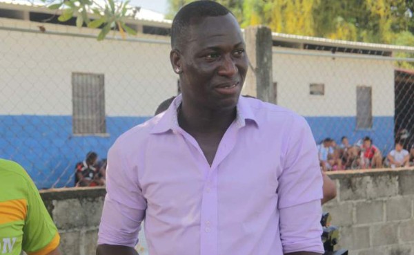 El ecuatoriano Orlindo Ayoví no pasa la prueba en Victoria