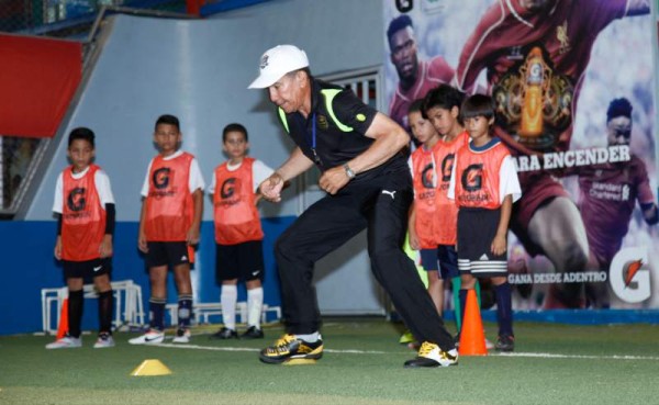 Los tres ganadores de Honduras que ayer fueron elegidos, entre 10 competidores.