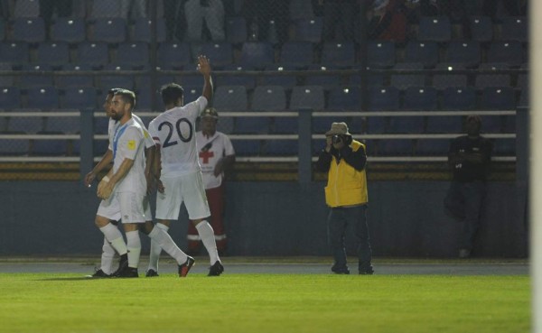 Carlos 'Pescadito' Ruiz sigue rompiendo la historia con Guatemala