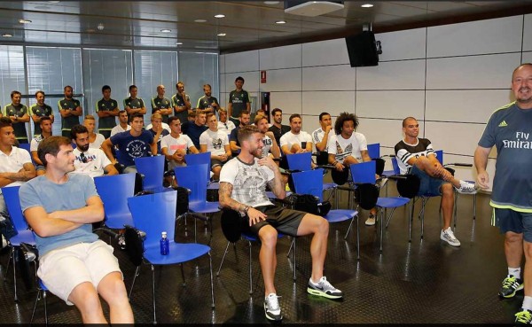 Iker Casillas y Sergio Ramos acuden a reunión de plantel de Real Madrid con Rafa Benítez