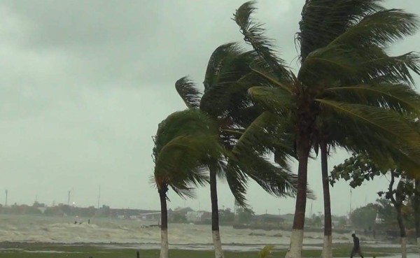 INFORME ESPECIAL: Alerta roja en Honduras por tormenta tropical Earl