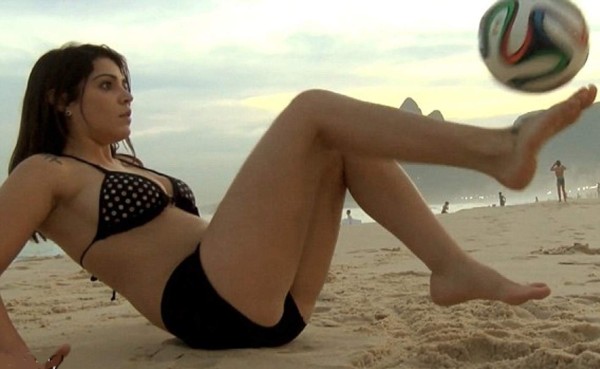 VIDEO: Modelo lanza desafío sensual a Lio Messi