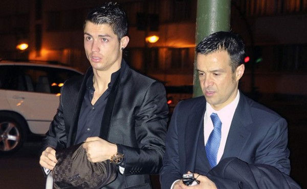 Representante de Cristiano admite que el portugués ha forzado su físico