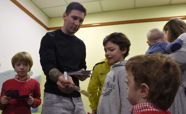 El Barcelona realizó su tradicional visita a los hospitales
