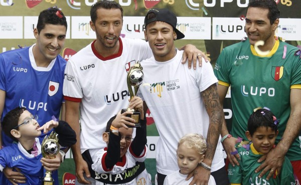 Hermoso gesto de Neymar para ayudar a niños discapacitados