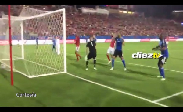 'Muma' Bernárdez anota autogol y San José empata con Dallas de Maynor