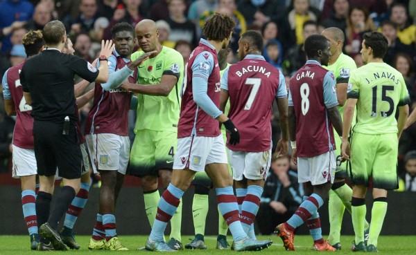 Manchester City empata ante el Aston Villa y deja la vía libre al Arsenal
