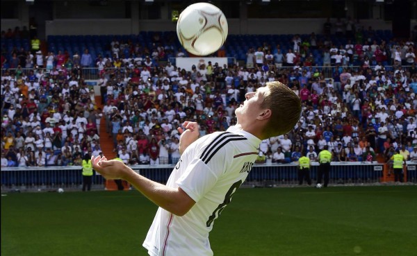 Toni Kroos congrega 10 mil personas en su presentación
