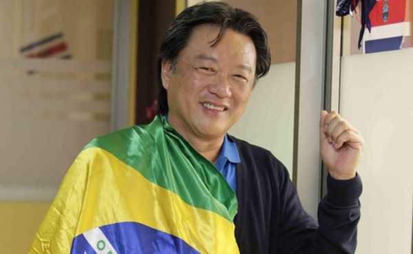 Prensa Tica: 'Eduardo Li, de Segunda División a la FIFA en 13 años'