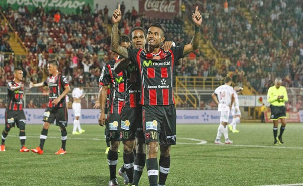 VIDEO: Carlos Discua anota su quinto gol con la Liga Alajuelense