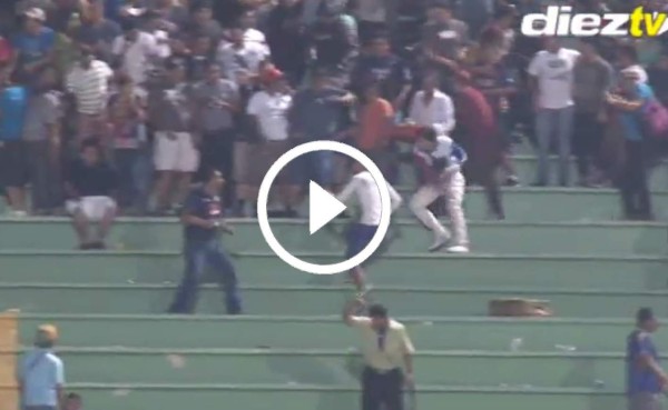 VIDEO: Violencia en las gradas previo al clásico capitalino