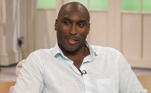 El exfutbolista Sol Campbell se postula para alcalde de Londres