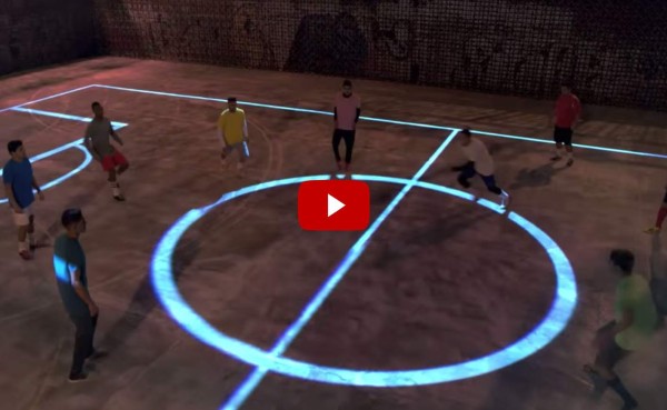 VIDEO: La cancha de fútbol del futuro, con drones y luces LED