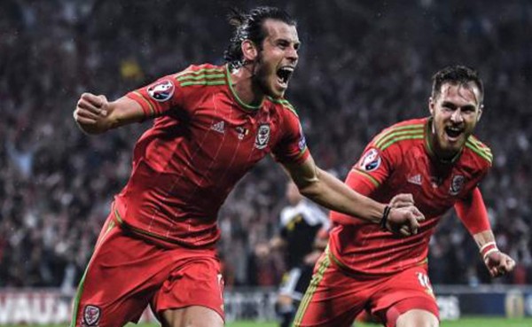 Gareth Bale hace soñar a Gales y lo sitúa a un paso de Francia 2016