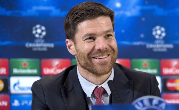 Xabi Alonso, la elegancia hecha futbolista cumple 33 años