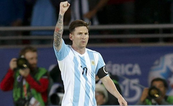 Messi llega al centenario de partidos con Argentina