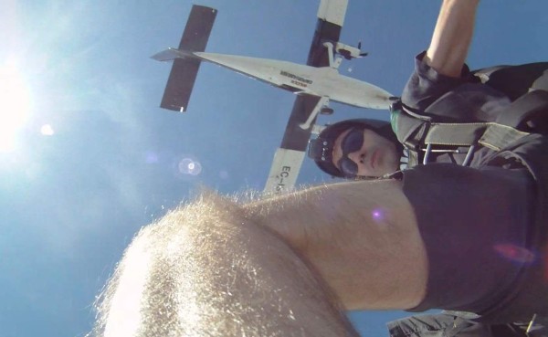 Go Pro graba y sobrevive caida libre de 3mil metros de altura