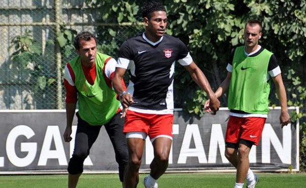Sin Carlo Costly, Gaziantepspor arranca el 2015 con triunfo