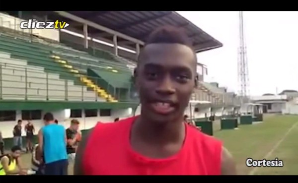 VIDEO: Traoré pide apoyo de afición ante Olimpia con español masticado