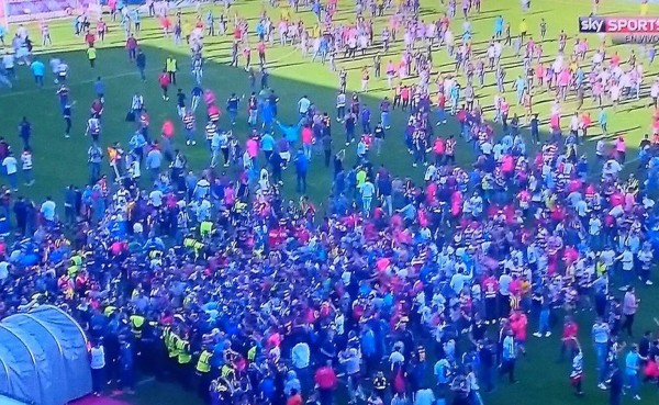 Invasión de la gente de Granada impidió celebración en el campo del Barcelona