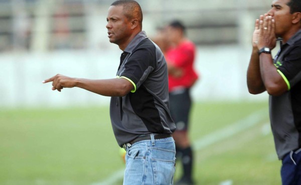 'Teddy' Lozano desconoce si continuará al frente del Victoria