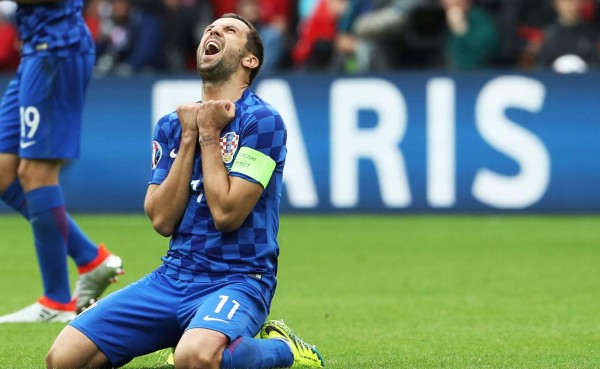 Srna recibió la noticia de la muerte de su padre tras jugar ante Turquía