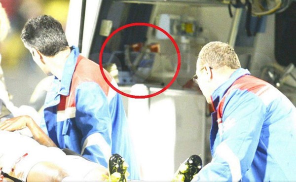 En la ambulancia donde trasladaron a Patrick Ekeng había un desfibrilador﻿