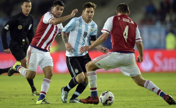 Paraguay le saca triunfo de la bolsa a Argentina en debut en Copa América