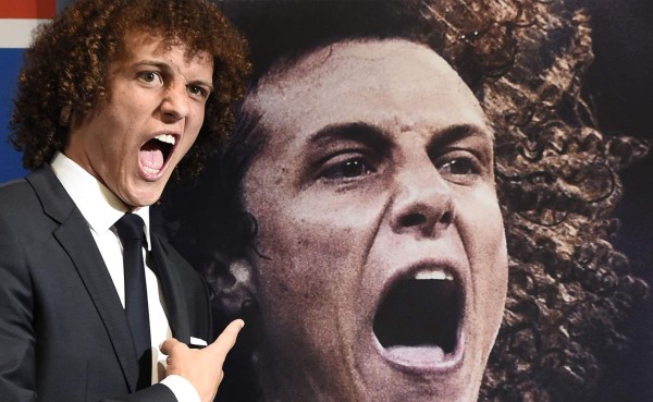 El PSG presenta al defensa brasileño David Luiz