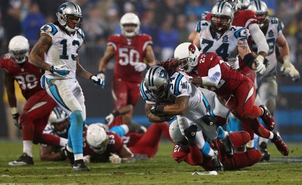 Newton y Stewart ponen a Panthers en semifinal de Conferencia Nacional