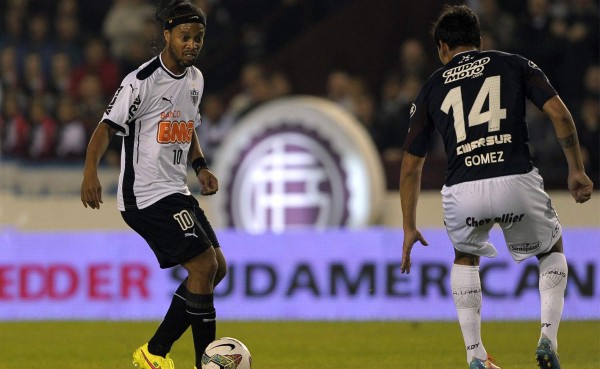 VIDEO: Ronaldinho deleitó con espectacular 'cocina' en Recopa Sudamericana