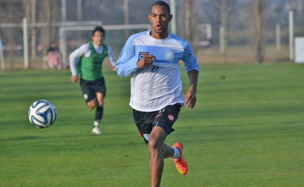 Jerry Bengtson sentencia su salida del Belgrano con una expulsión