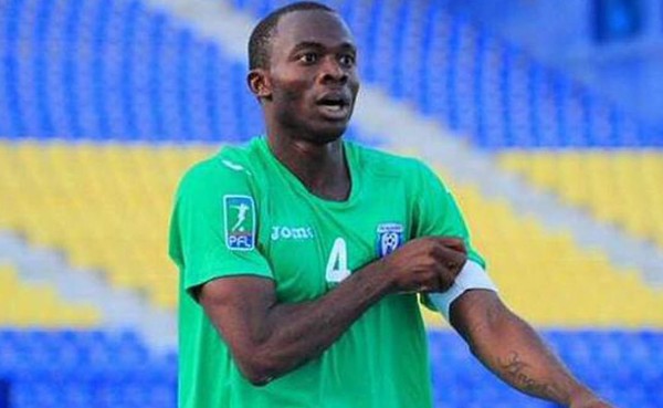 Defensa nigeriano muere al inicio de un partido