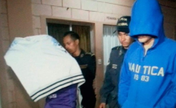 VIDEO: Policía captura a varios jóvenes por golpiza a un aficionado del Olimpia