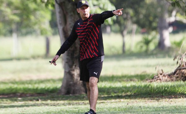 VIDEO: Miguel Falero toma el mando en el Real España de Honduras