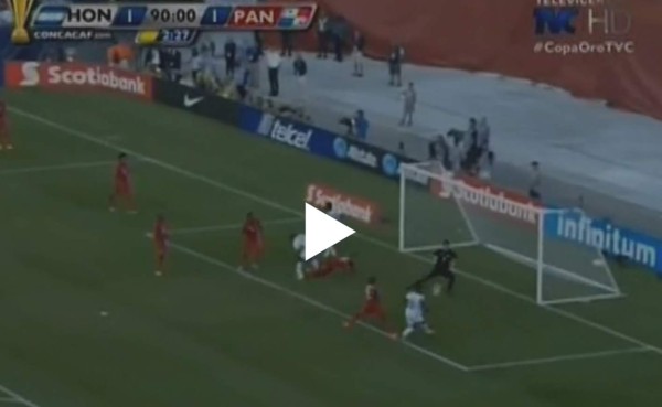 VIDEO: Increíble falla de Romell Quioto con la portería vacia ante Panamá