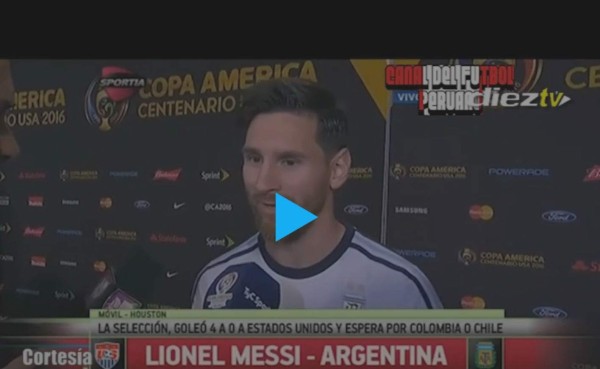 Leo Messi escucha el relato de su golazo ante Estados Unidos