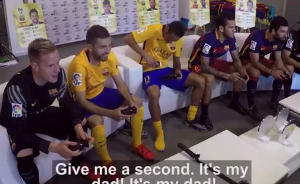 VIDEO: Jugadores del Barcelona se relajan jugando FIFA 16