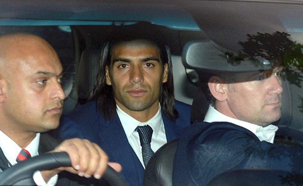 Fichaje de Falcao al Manchester United está en suspenso