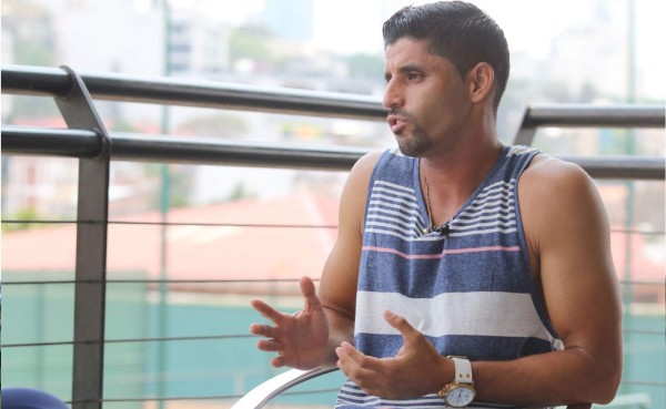 Israel Silva: 'No como baleadas ni pollo con tajadas”