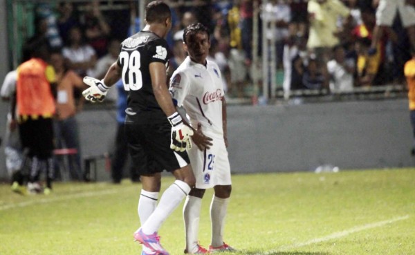 FOTOS: Donis Escober descargó su furia contra Javier Portillo