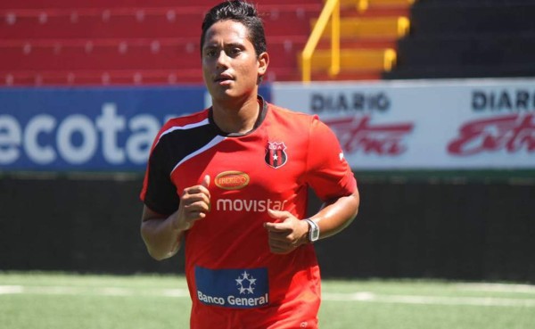 Alajuelense ya tiene el pase internacional de Ramón Núñez