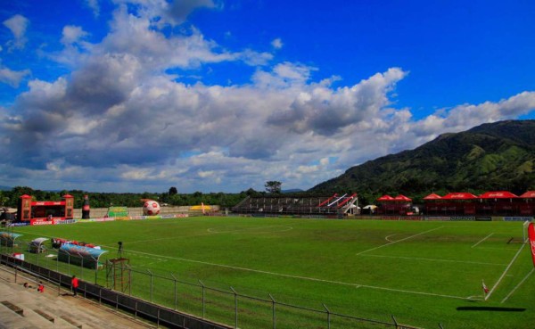 ¡No solo en Honduras! Los pequeños estadios de fútbol en Centroamérica