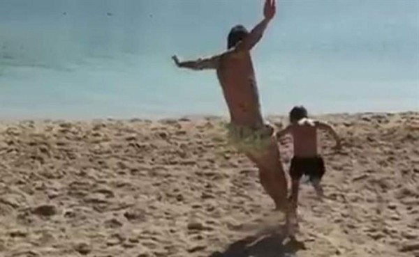 Brutal entrada del capitán del Atalanta de Italia a su hijo en vacaciones