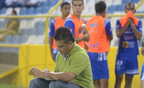 Directiva le da ultimátum al técnico del Atlético Marte