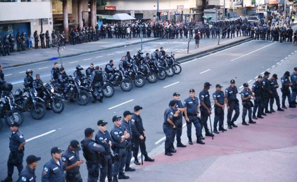 Fuertes protestas en las afueras del Maracaná previo a la final