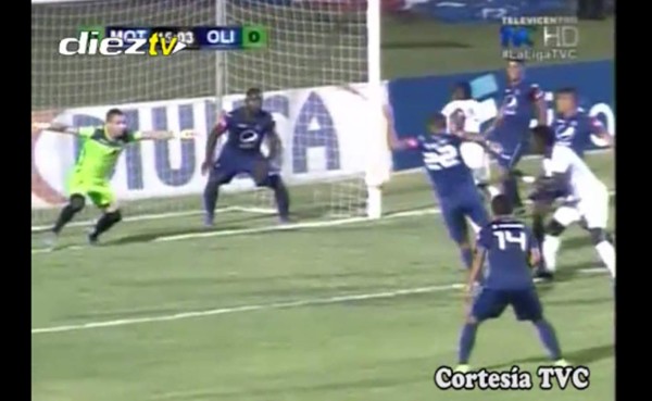 VIDEO: Olimpia reclamó penal por una mano de Santiago Vergara