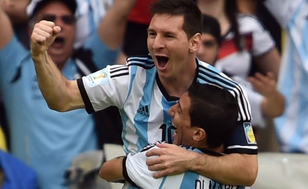 Periodista argentino se vuelve loco con gol de Messi