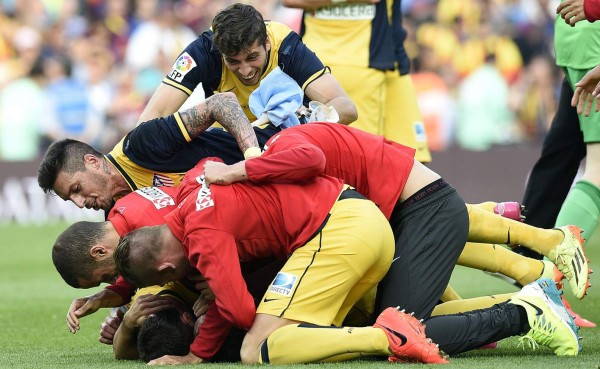 Atlético de Madrid no levantó la copa de campeón en el Camp Nou